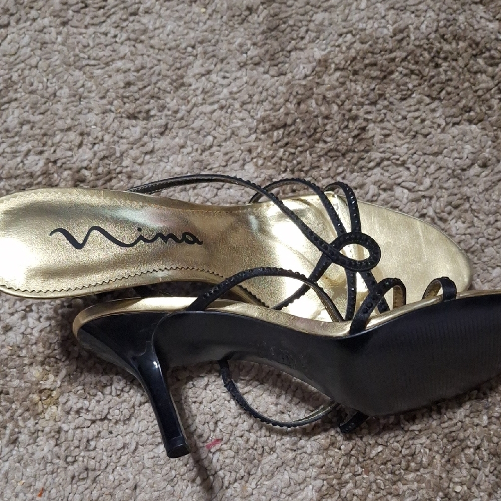 Nina Gold and Black Elegant Heels - Picture 2 of 4